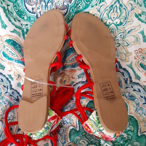 Nwt size 6 Colorful floral qupid gladiator sandals - Picture 4 of 4